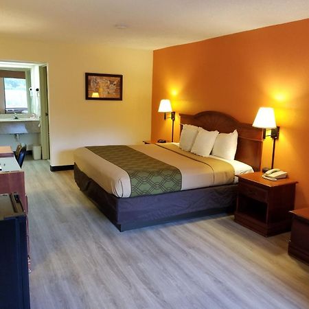 Econo Lodge Inn & Suites Gulfport Exterior photo